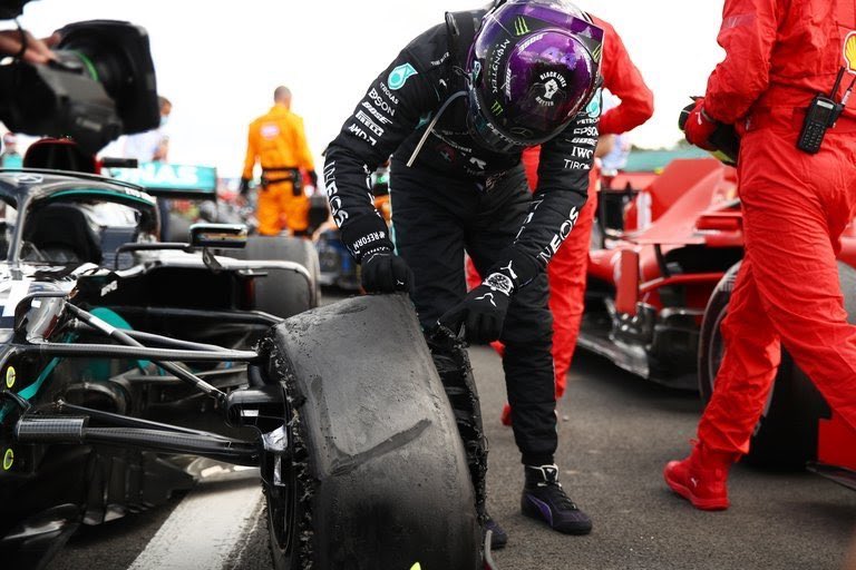 Fórmula 1: con un neumático pinchado, Hamilton se quedó con el GP británico