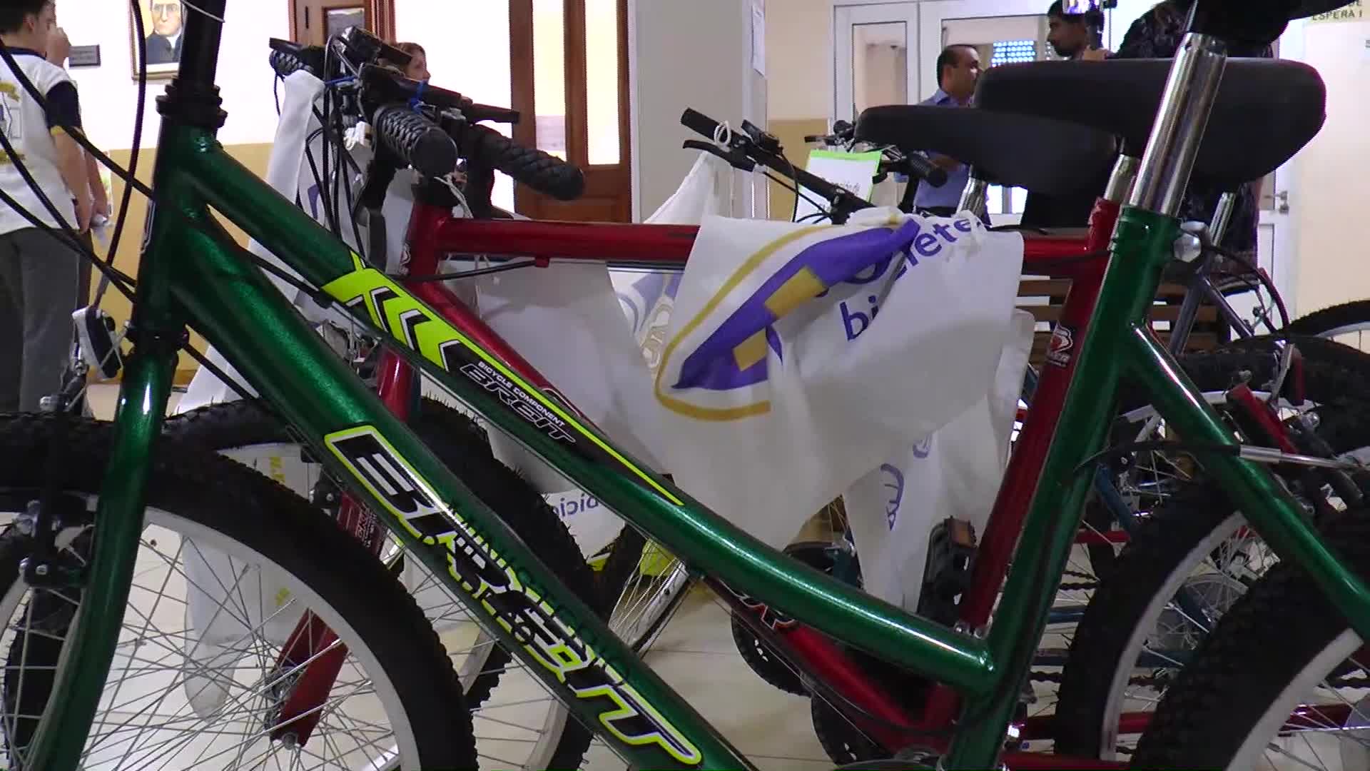 19° bicicleteada solidaria: Vicegobernación donó bicicletas al colegio Roque González