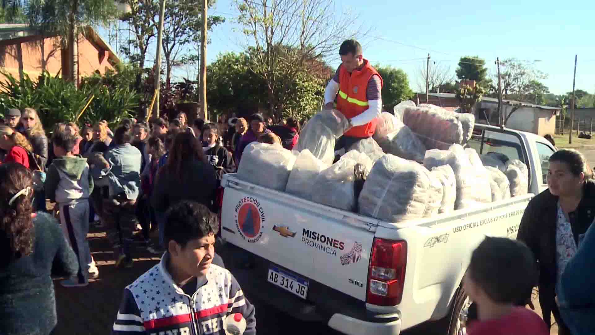 Cruzada solidaria: operativo "frazada” en Itaembé Miní 