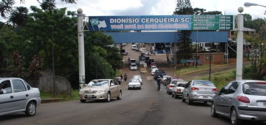 Reclamos en la frontera: masiva manifestación en la aduana de Dionisio Cerqueira