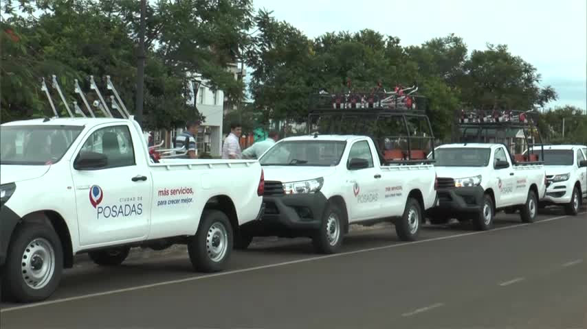 Posadas: el municipio incorporó 8 camionetas para mejorar el servicio de limpieza 