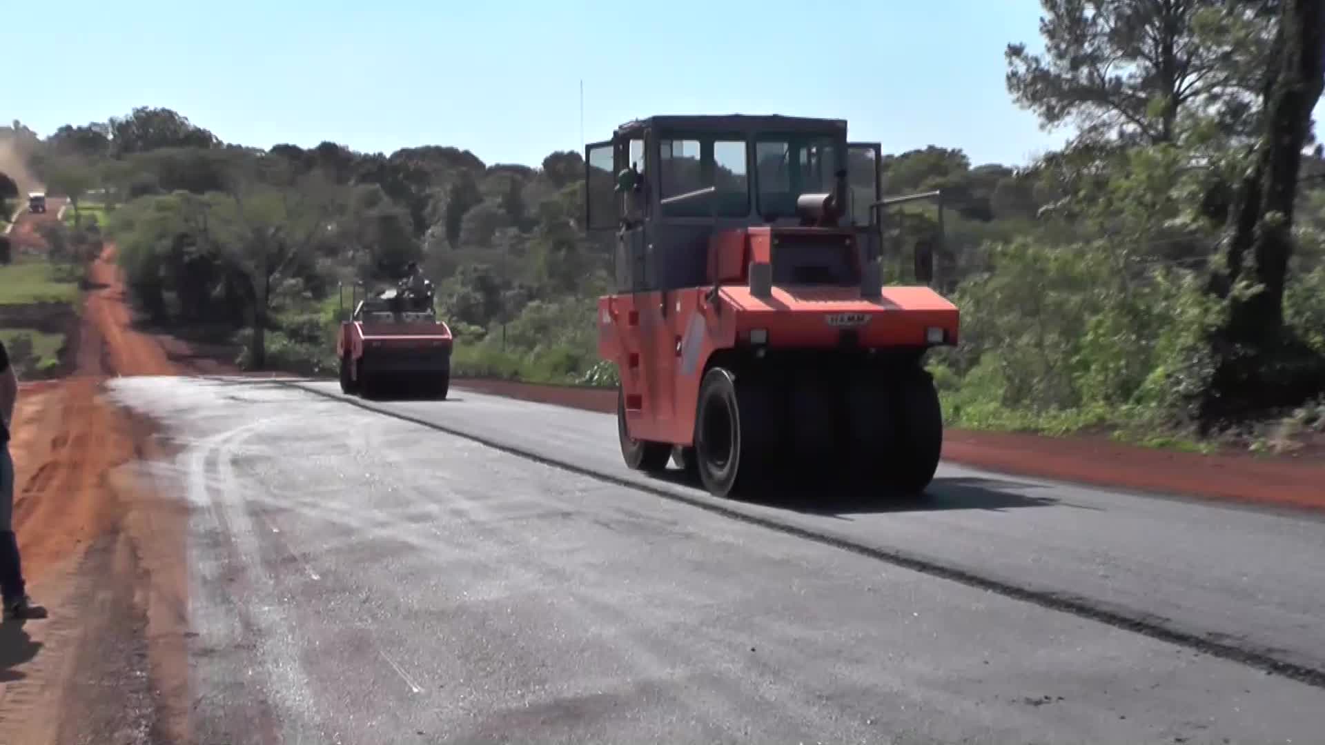 Oberá: avanza las obras de asfaltado en Pueblo Salto