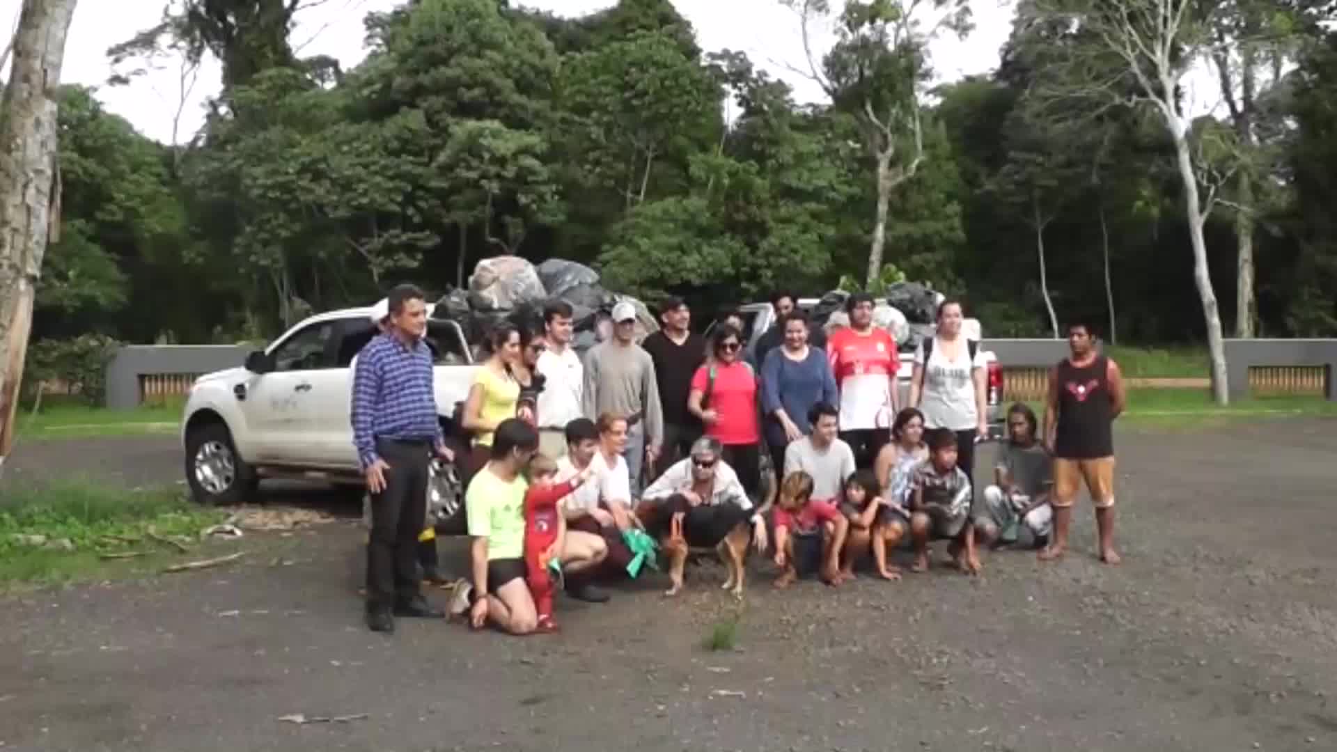 Plogging en la selva iryapú: correr o caminar juntando desechos para cuidar el medio ambiente