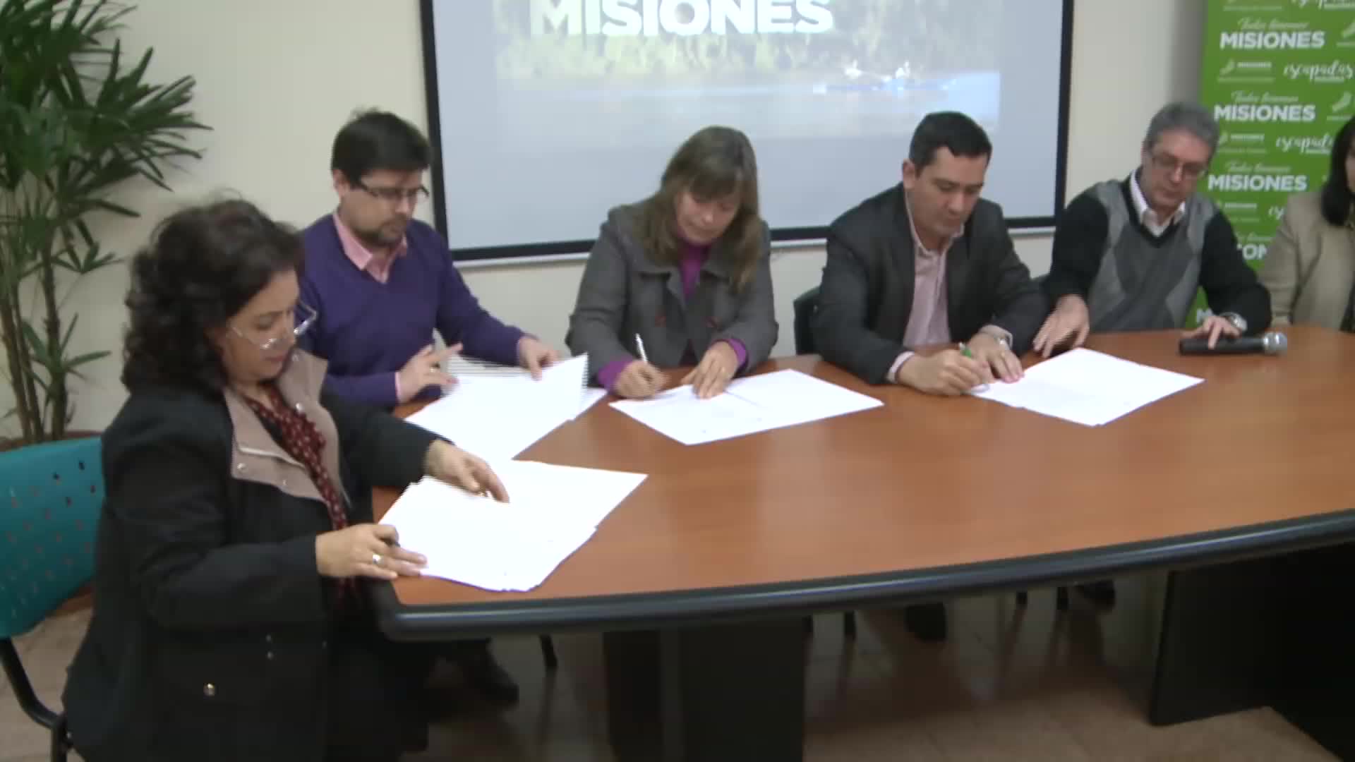 Convenio entre turismo y la U.CA.MI: acuerdan promover la educación como herramienta para fortalecer la atención a los turistas