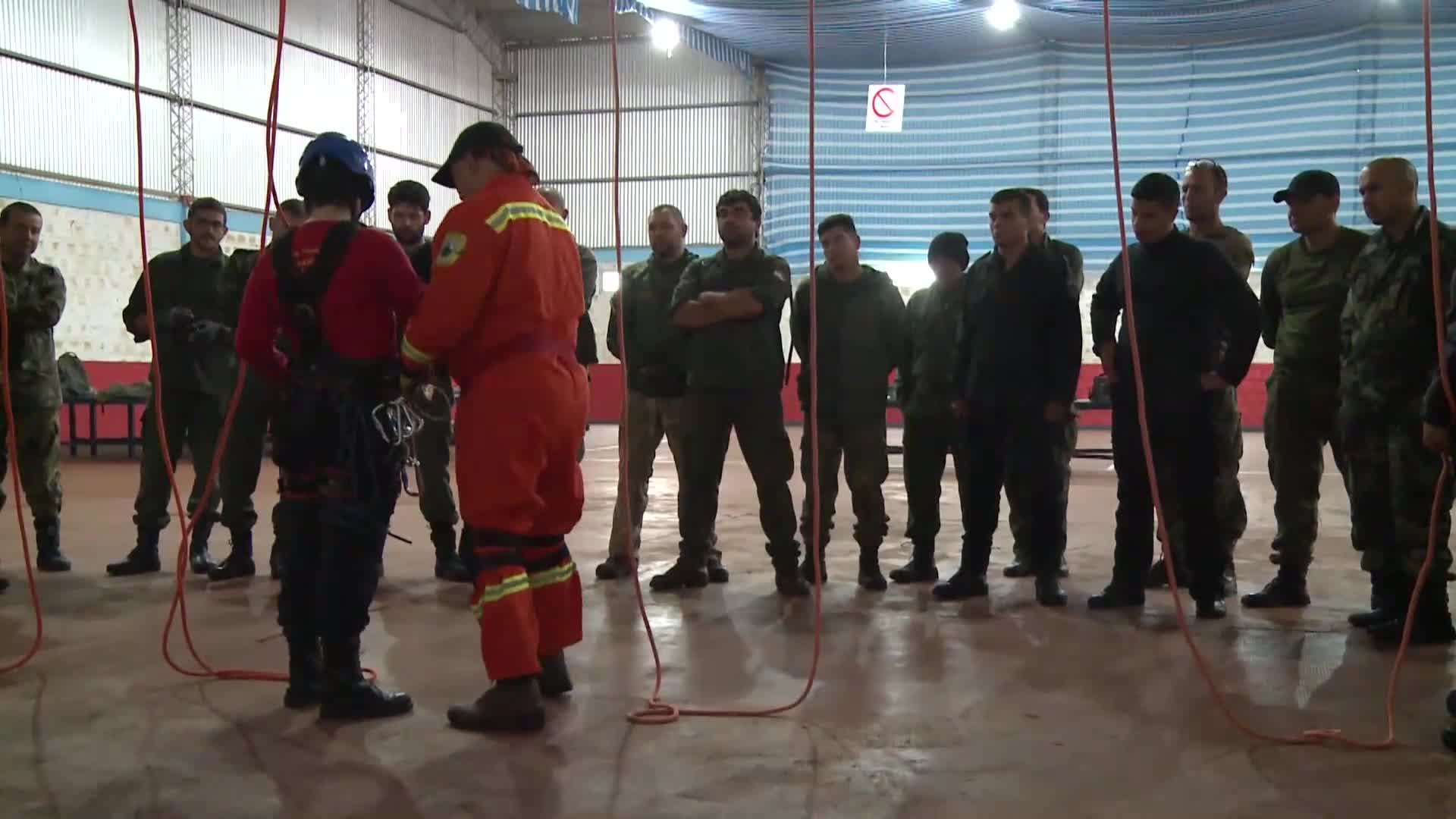 Salto Encantado: Ministerio de Ecología y  guardaparques capacitan para rescate en altura