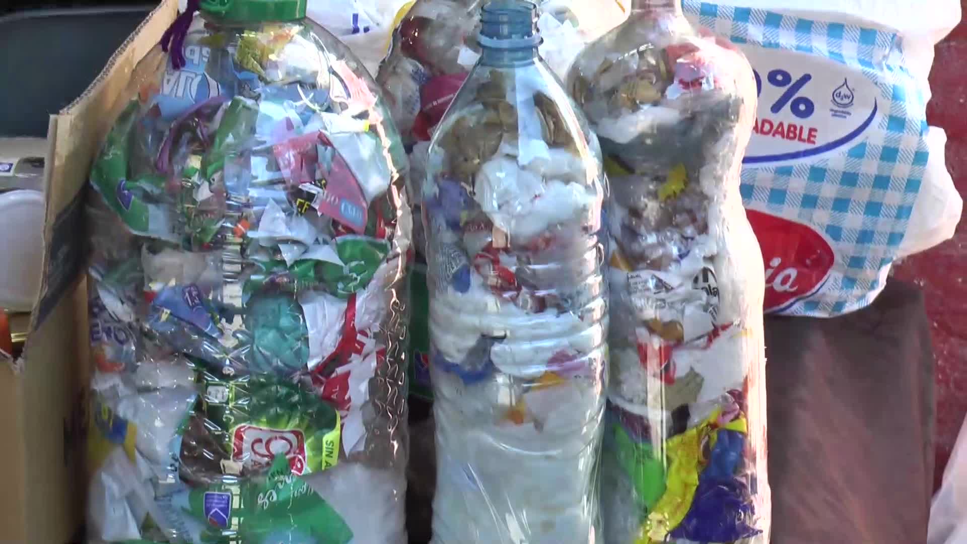 Cada vez más vecinos colaboran con el reciclado de basura