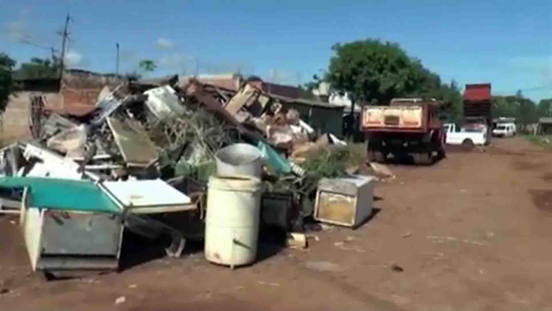 Santa Rita: retiraron 12 camiones de cacharros en dos días