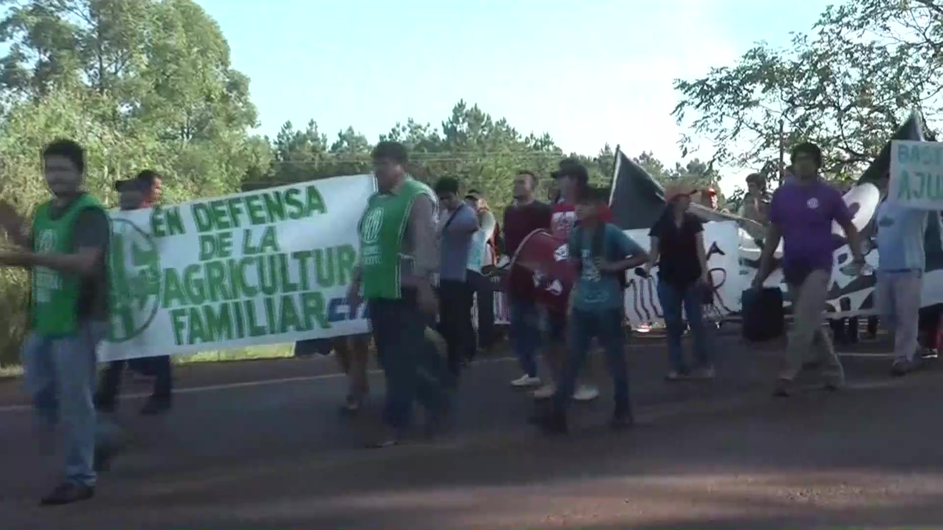 Protesta de empleados de agricultura familiar en Eldorado