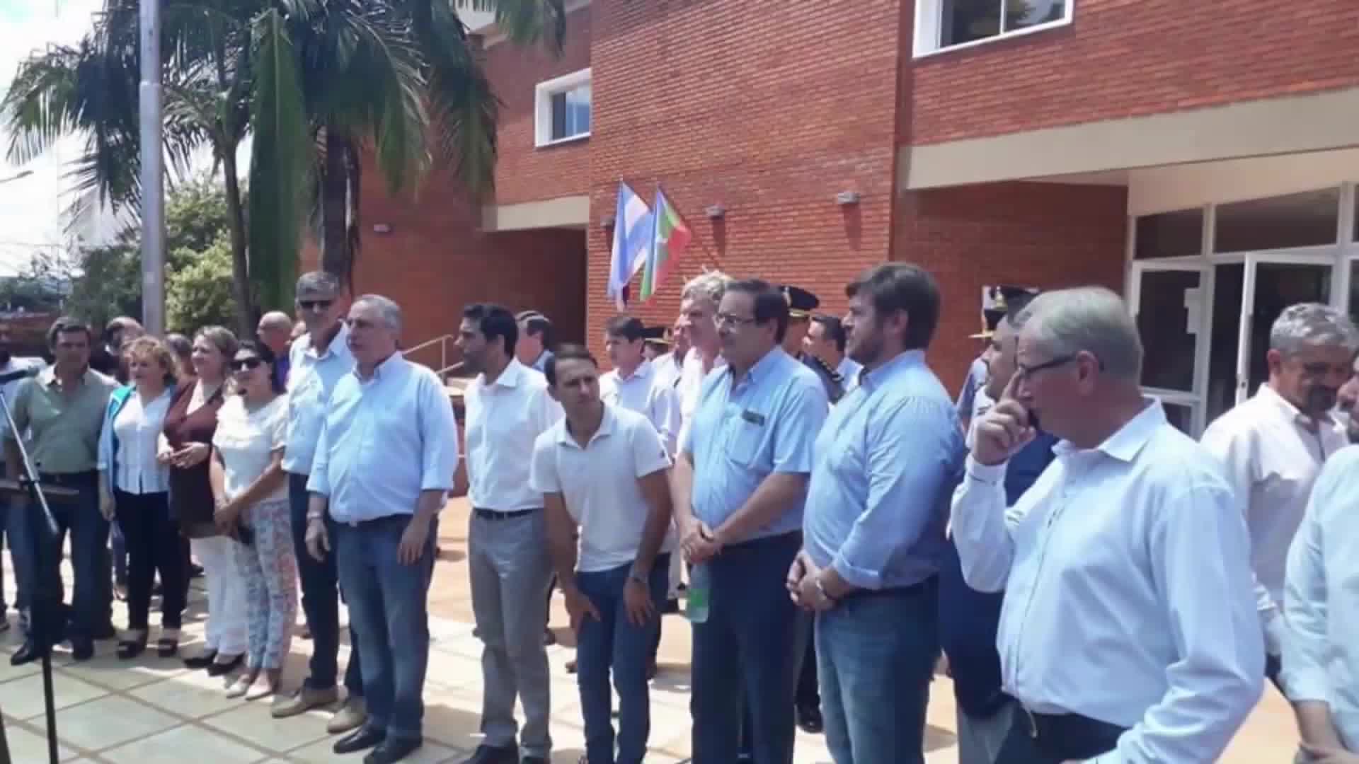 Puerto Esperanza: inauguraron el polideportivo y el edificio municipal 