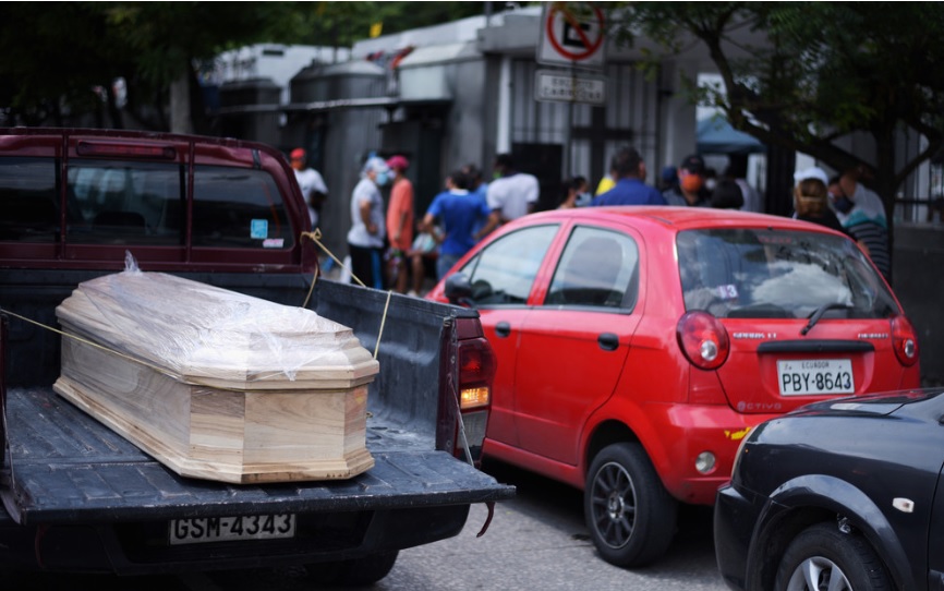 Coronavirus: retiran más de 700 cadáveres de casas en Guayaquil