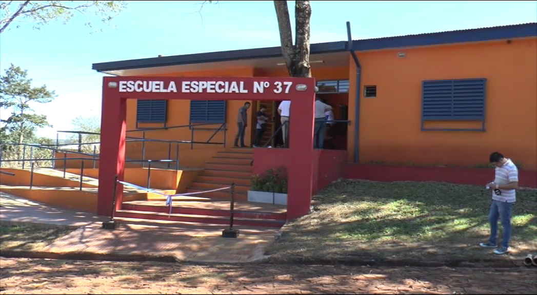 Wanda: Passalacqua inauguró la escuela especial N° 37