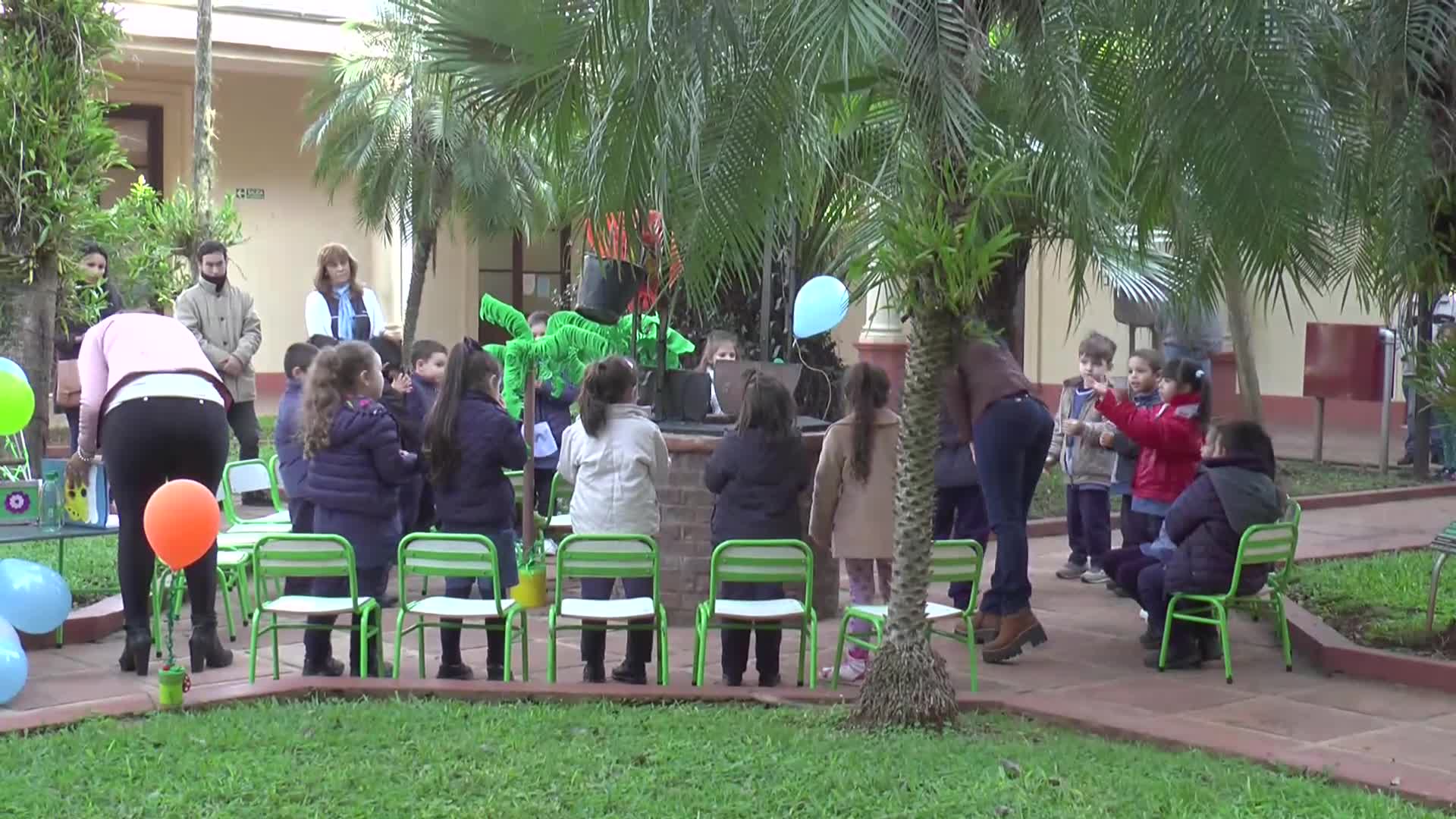 Visitas guidas y enriquecedoras: alumnos de los nenis recorren Casa de Gobierno