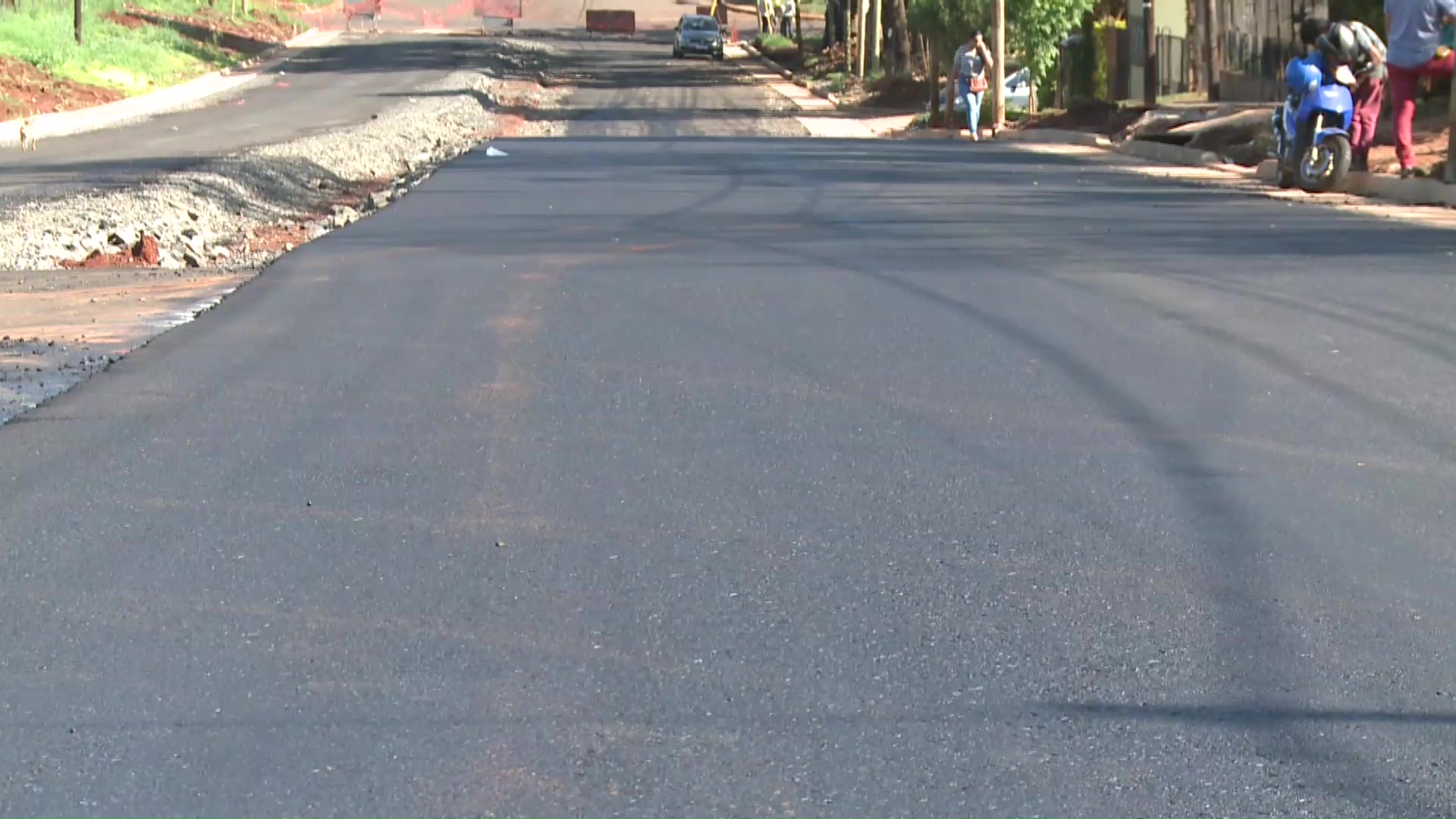 Continúan las obras de pavimentación en la Av. Aguado