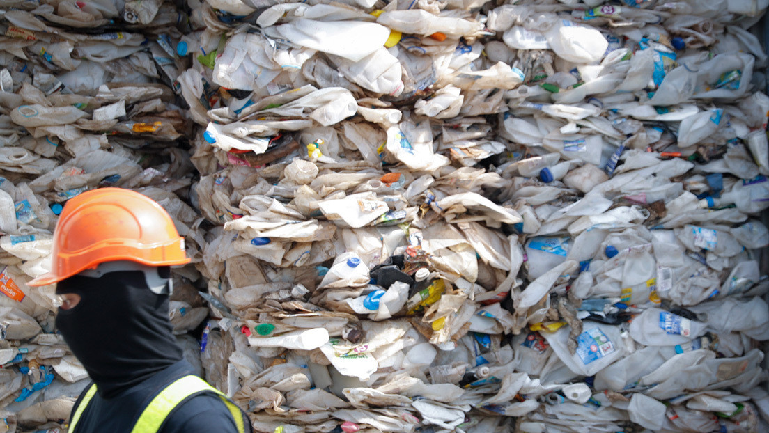"No somos el basurero del mundo": Malasia devuelve más de 3.700 toneladas de desechos a países desarrollados