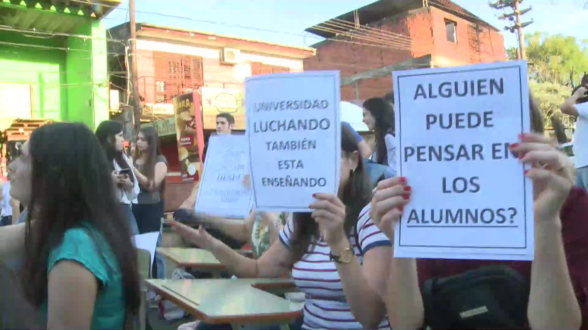 Alumnos autoconvocados: sentada en la Universidad Católica de Santa Fe por aumento injustificado de cuotas