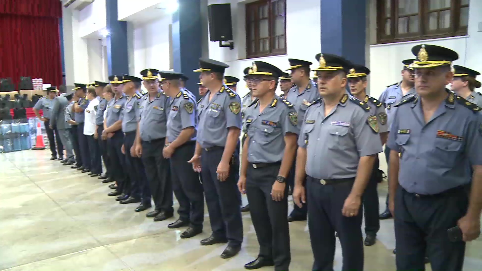 Policia de Misiones: El Gobernador entregó uniformes y kits de trabajo 