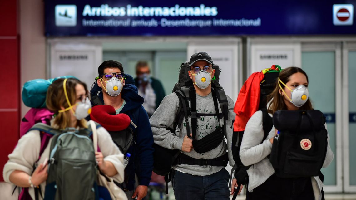 Tras un mes sin vuelos a Madrid, Aerolíneas Argentinas volverá a traer varados en España