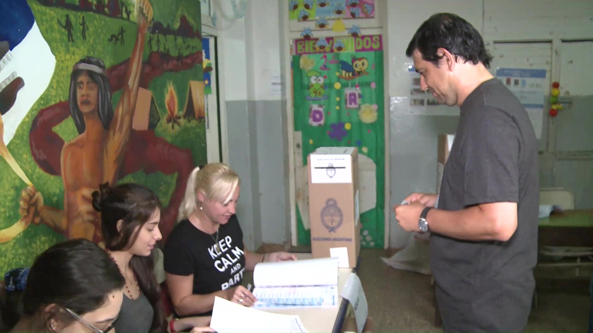 Elecciones 2019: Losada sufragó en la Escuela 219 en la primera hora del comicio