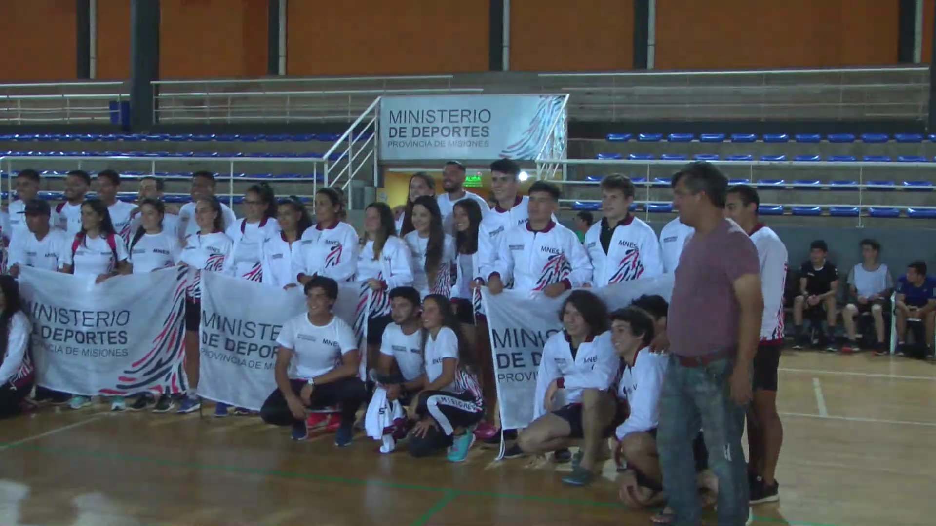 Juegos Argentinos de Playa: la delegación misionera partió hacia Rosario