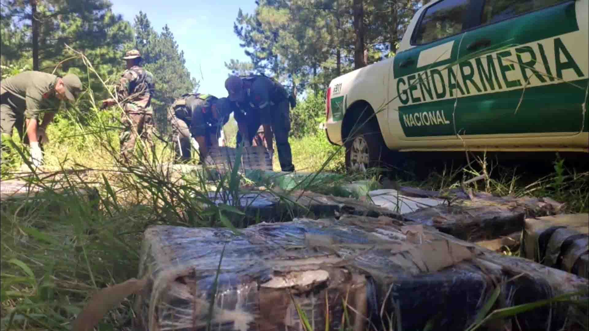 Gendarmería incautó 4 toneladas de marihuana y 800 kilos de marihuana