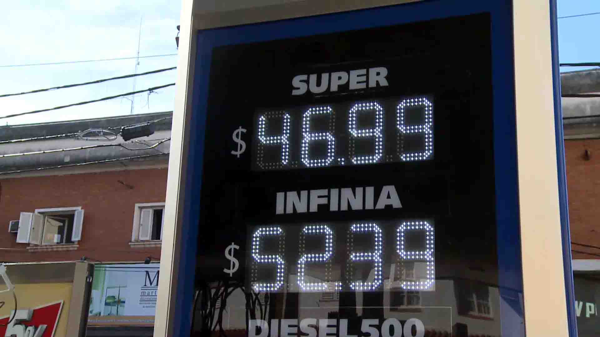 El precio del combustible sumó su cuarto aumento del año