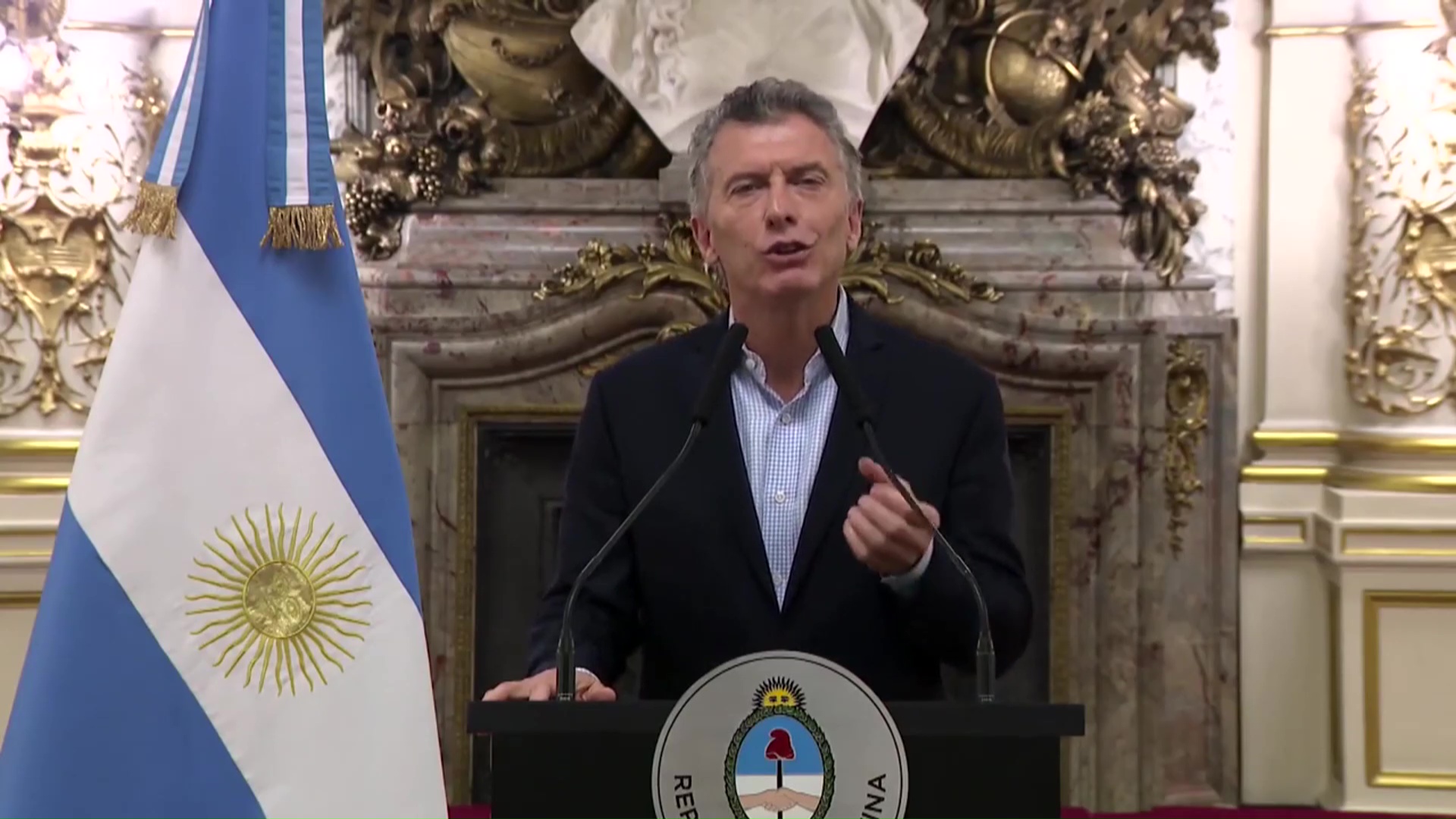 Argentina pedirá apoyo financiero al FMI para fortalecer la economía