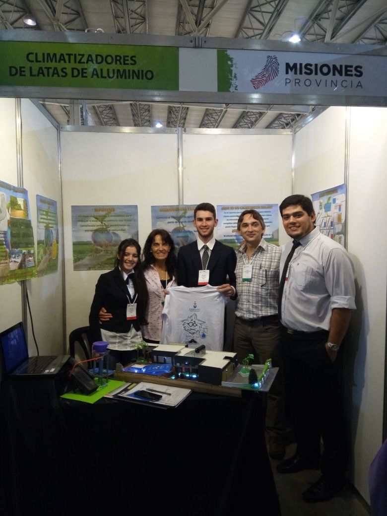 Alumnos de la EPET 27 diseñaron un calentador de agua solar y se destacan en Feria Nacional